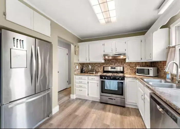 Spacious 3 Bedroom *