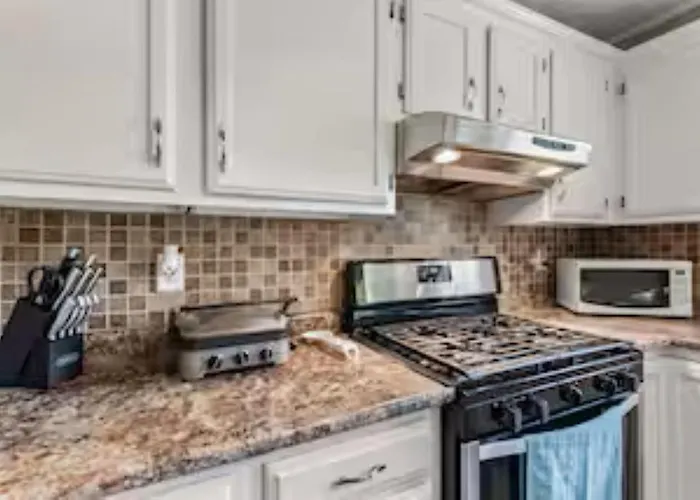 Spacious 3 Bedroom Apartamento