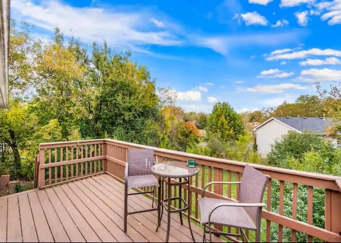 Spacious 3 Bedroom Apartamento